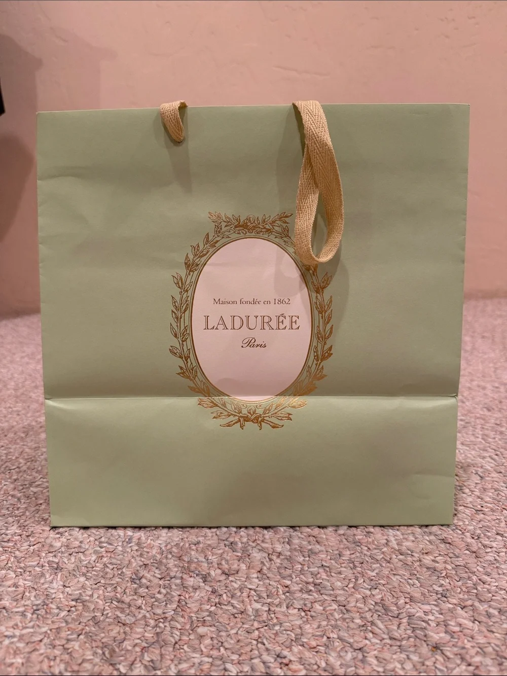 Ladurée Medium Shopping Gift Bag